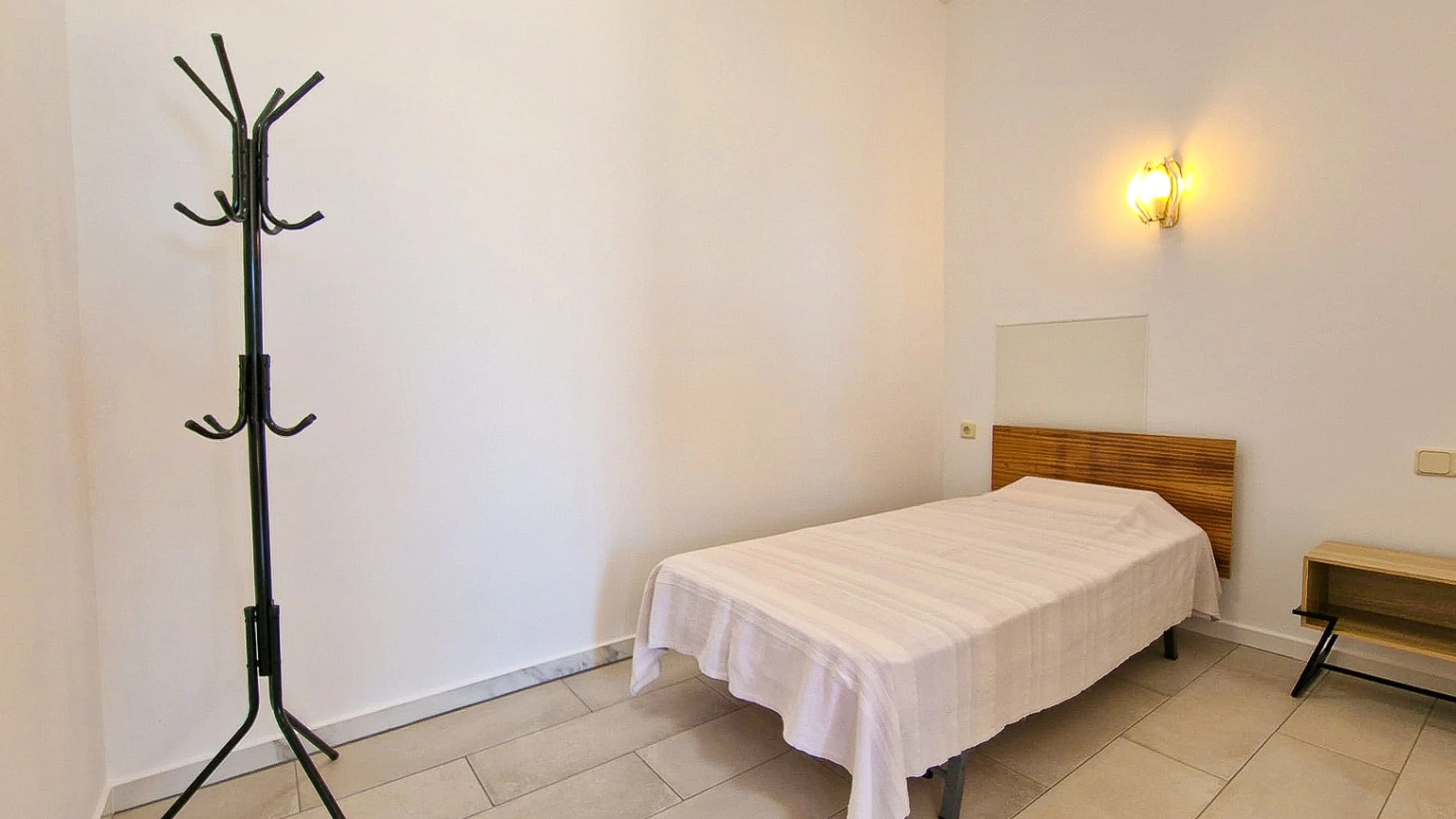 Spacious 4-Bedroom Villa for Sale – 820 m Plot | Costa Blanca