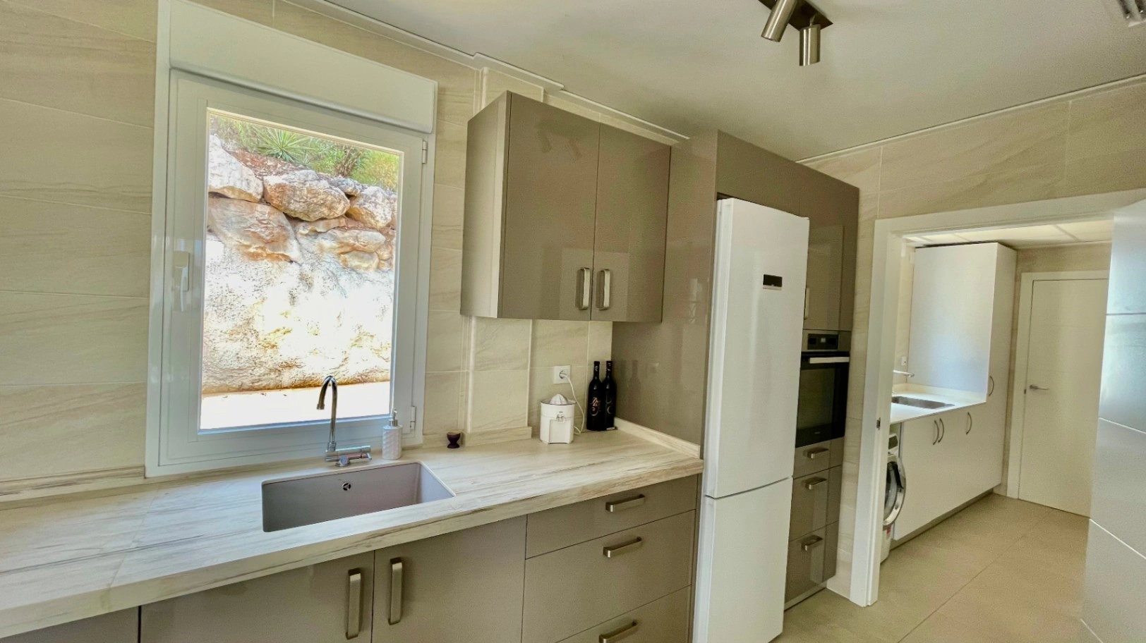 For sale in Alcalali: Modern and elegant