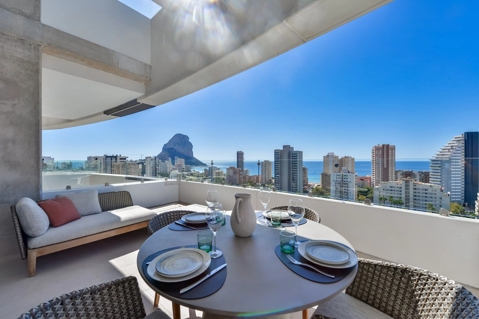 APPARTEMENT MET ZEEZICHT IN CALPE
