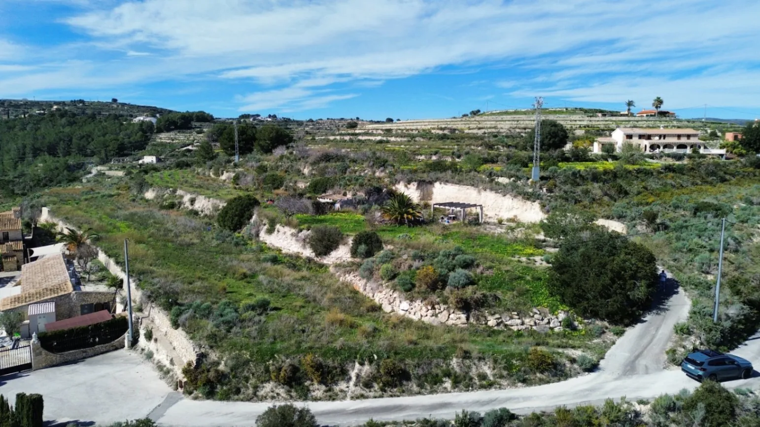 Rustiek Perceel nabij Moraira – 400 m² Bouwpotentieel met Water en Elektriciteit Aangesloten