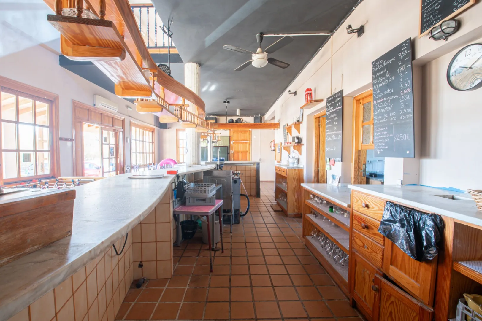 Commercieel Restaurant & Bar Te Koop in Sanet y Negrals – Landmark Pand met Parkeerplaatsen