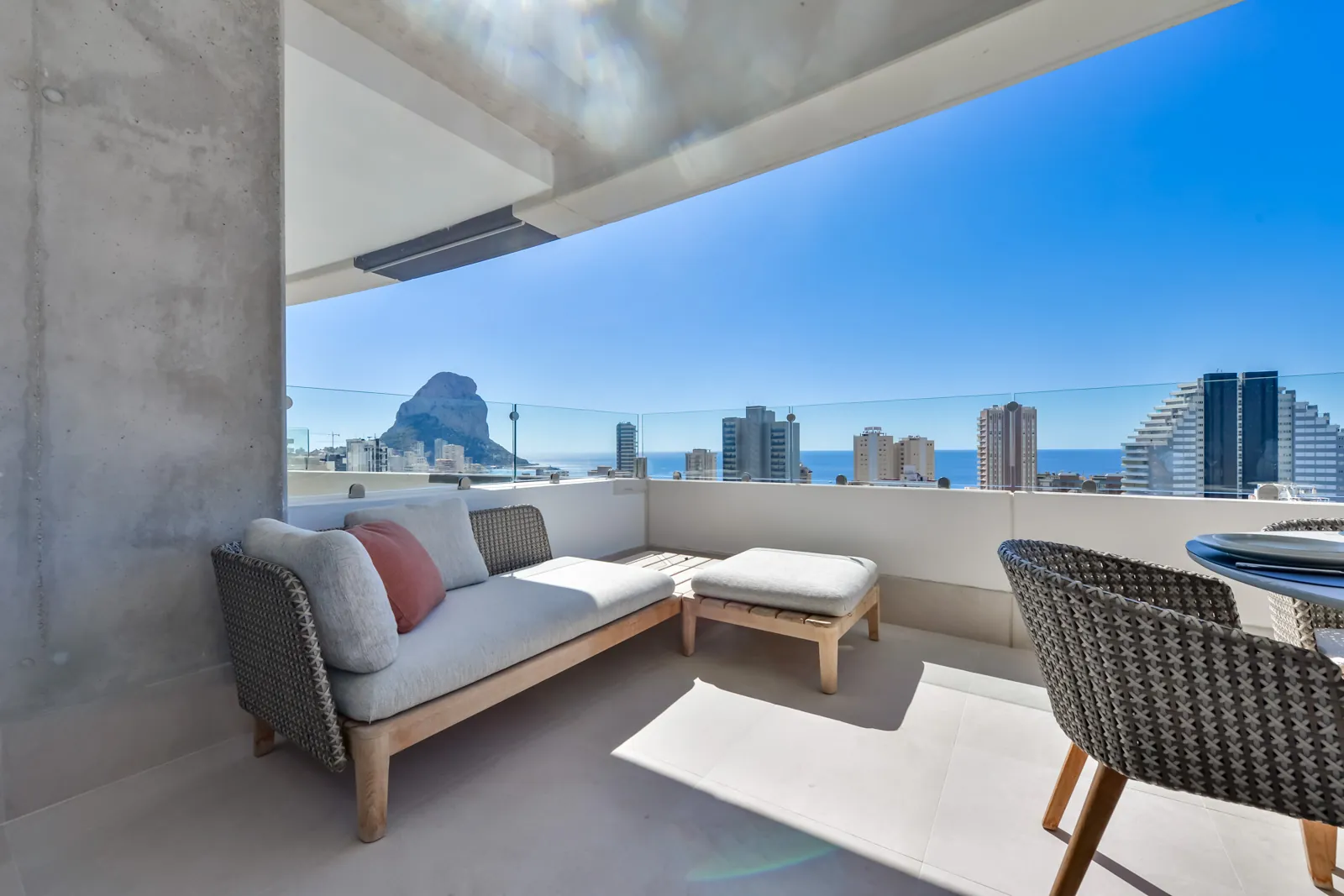 APPARTEMENT MET ZEEZICHT IN CALPE