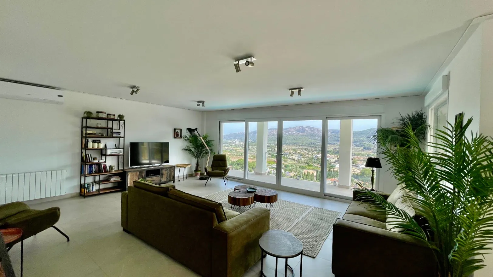 For sale in Alcalali: Modern and elegant