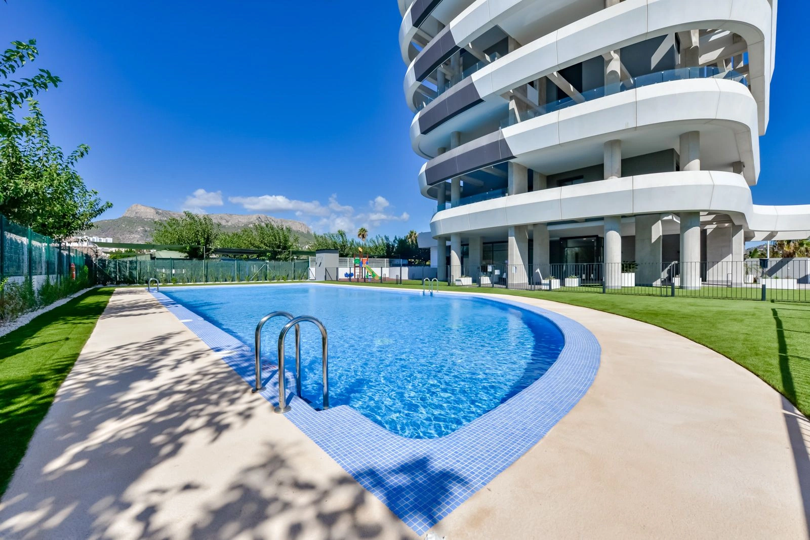 APPARTEMENT MET ZEEZICHT IN CALPE
