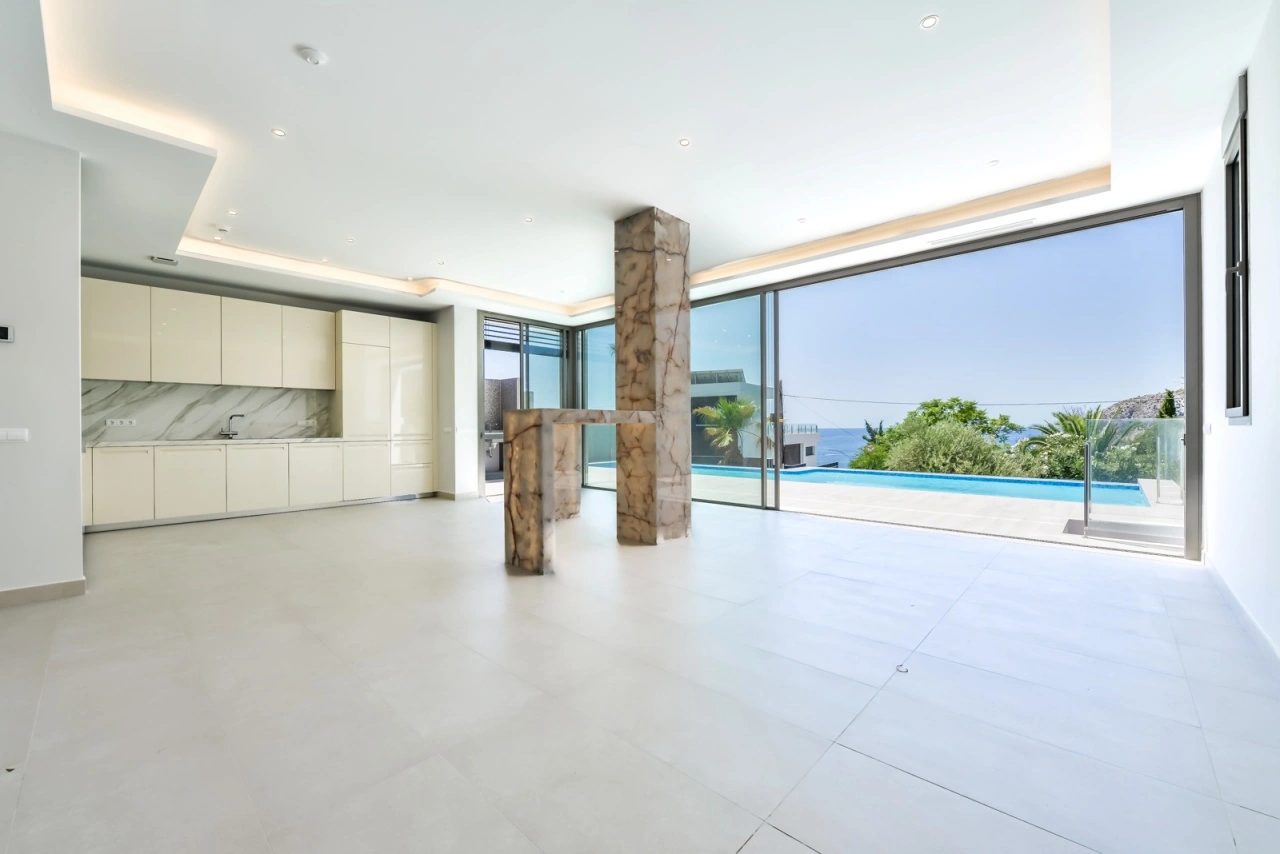 6 slaapkamer, 6 badkamer Villa te koop in Calpe