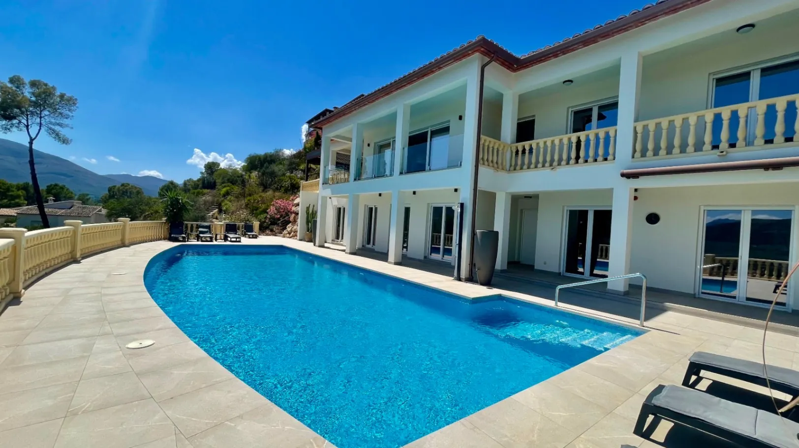 For sale in Alcalali: Modern and elegant