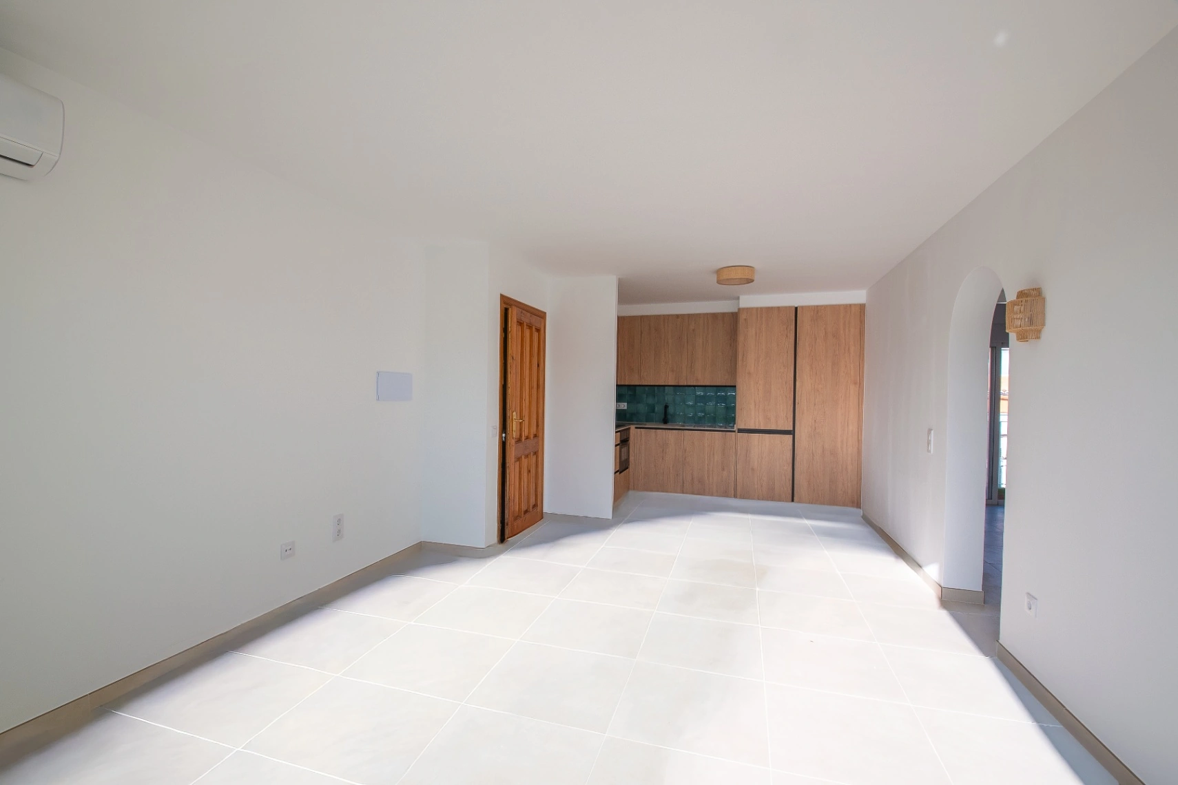 Gerenoveerd Appartement Te Koop in Pueblo de la Paz – Terras, Dakterras en Zwembad