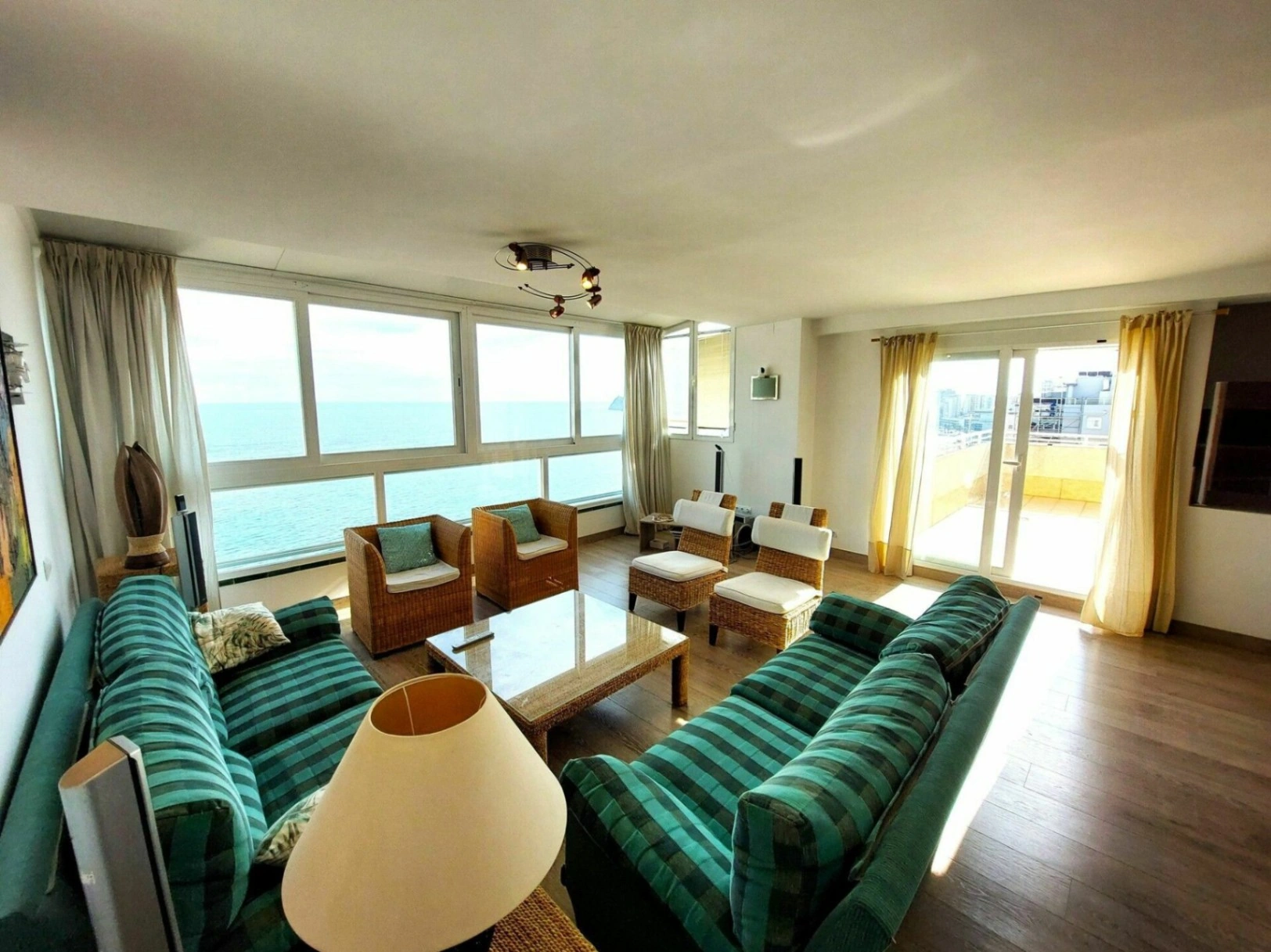 Duplex penthouse met een ruim terras