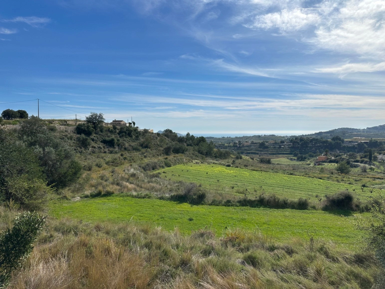Rustiek Perceel nabij Moraira – 400 m² Bouwpotentieel met Water en Elektriciteit Aangesloten