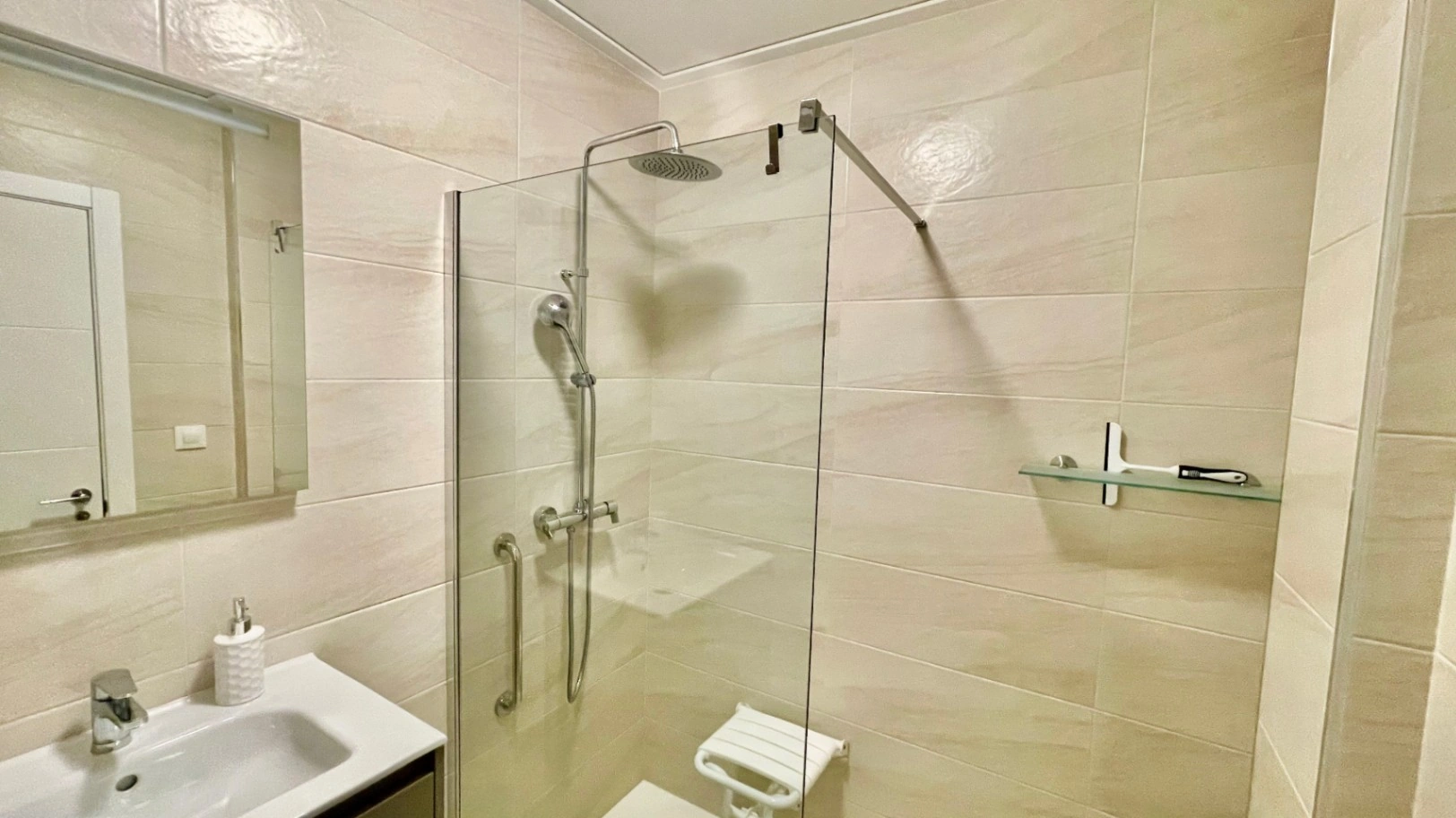 For sale in Alcalali: Modern and elegant