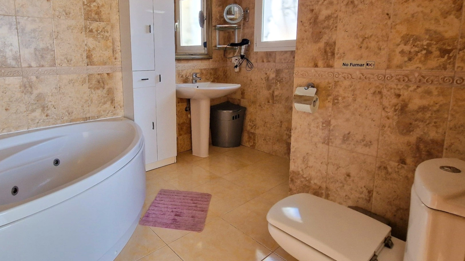 Spacious 4-Bedroom Villa for Sale – 820 m Plot | Costa Blanca
