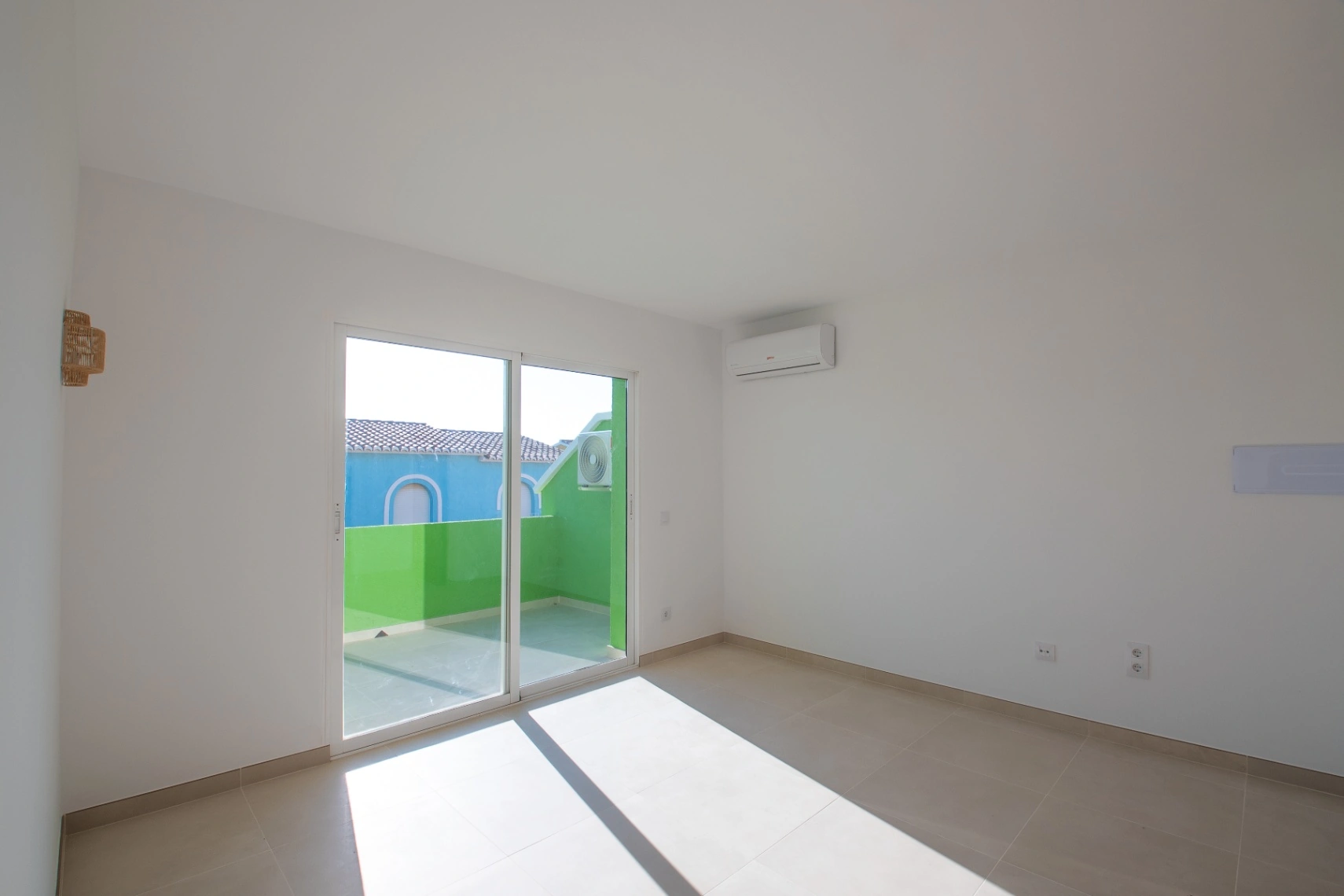 Gerenoveerd Appartement Te Koop in Pueblo de la Paz – Terras, Dakterras en Zwembad