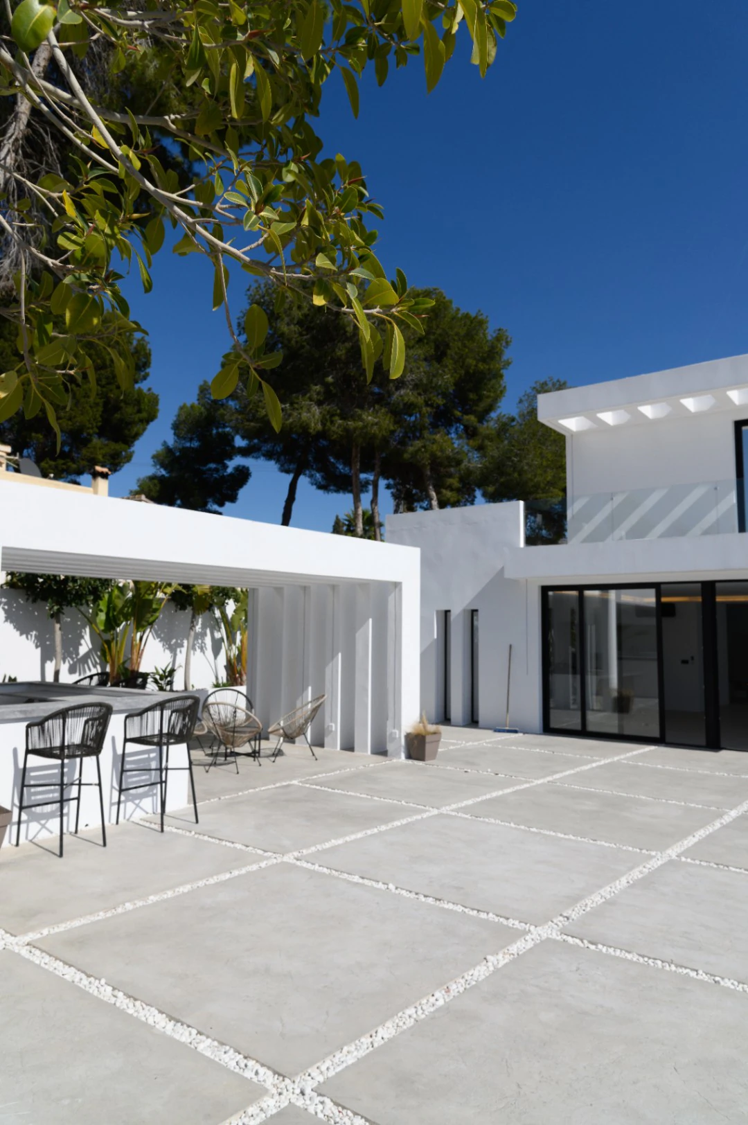 Exclusive Modern Villa in Prime Moraira Location – 5 Bedrooms, Pool  Jacuzzi