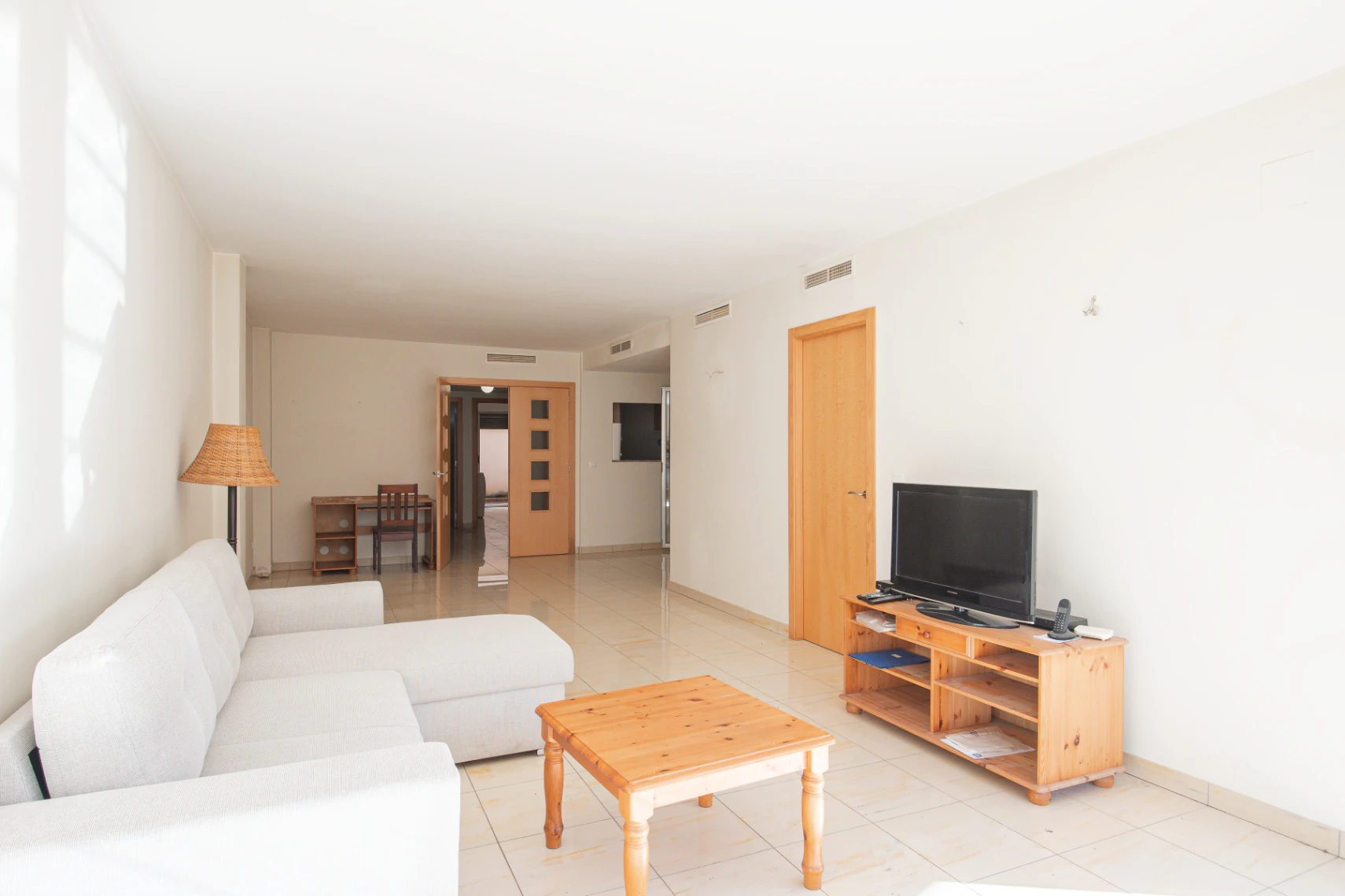 Wohnung zu verkaufen in Teulada mit einfachem Zugang zu Bars und Restaurants.
