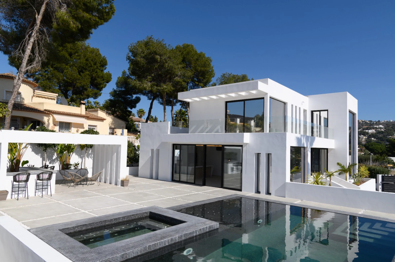 Exclusive Modern Villa in Prime Moraira Location – 5 Bedrooms, Pool  Jacuzzi