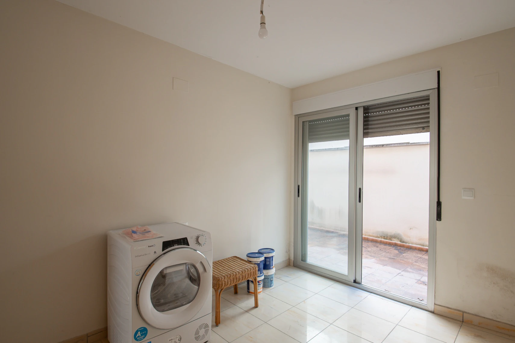 Wohnung zu verkaufen in Teulada mit einfachem Zugang zu Bars und Restaurants.