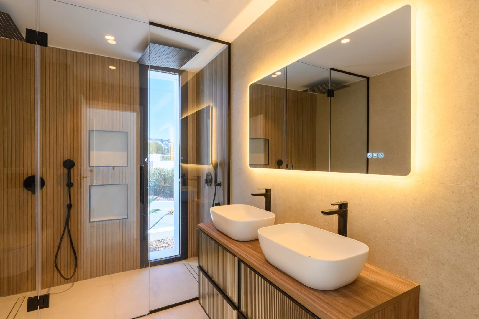 Exclusive Modern Villa in Prime Moraira Location – 5 Bedrooms, Pool  Jacuzzi