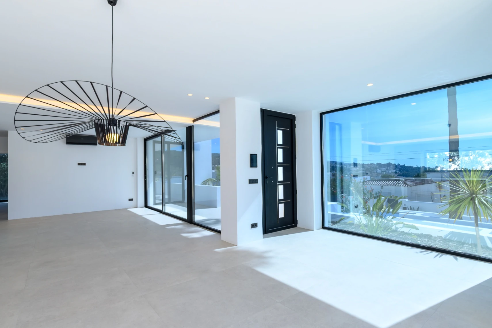 Exclusive Modern Villa in Prime Moraira Location – 5 Bedrooms, Pool  Jacuzzi