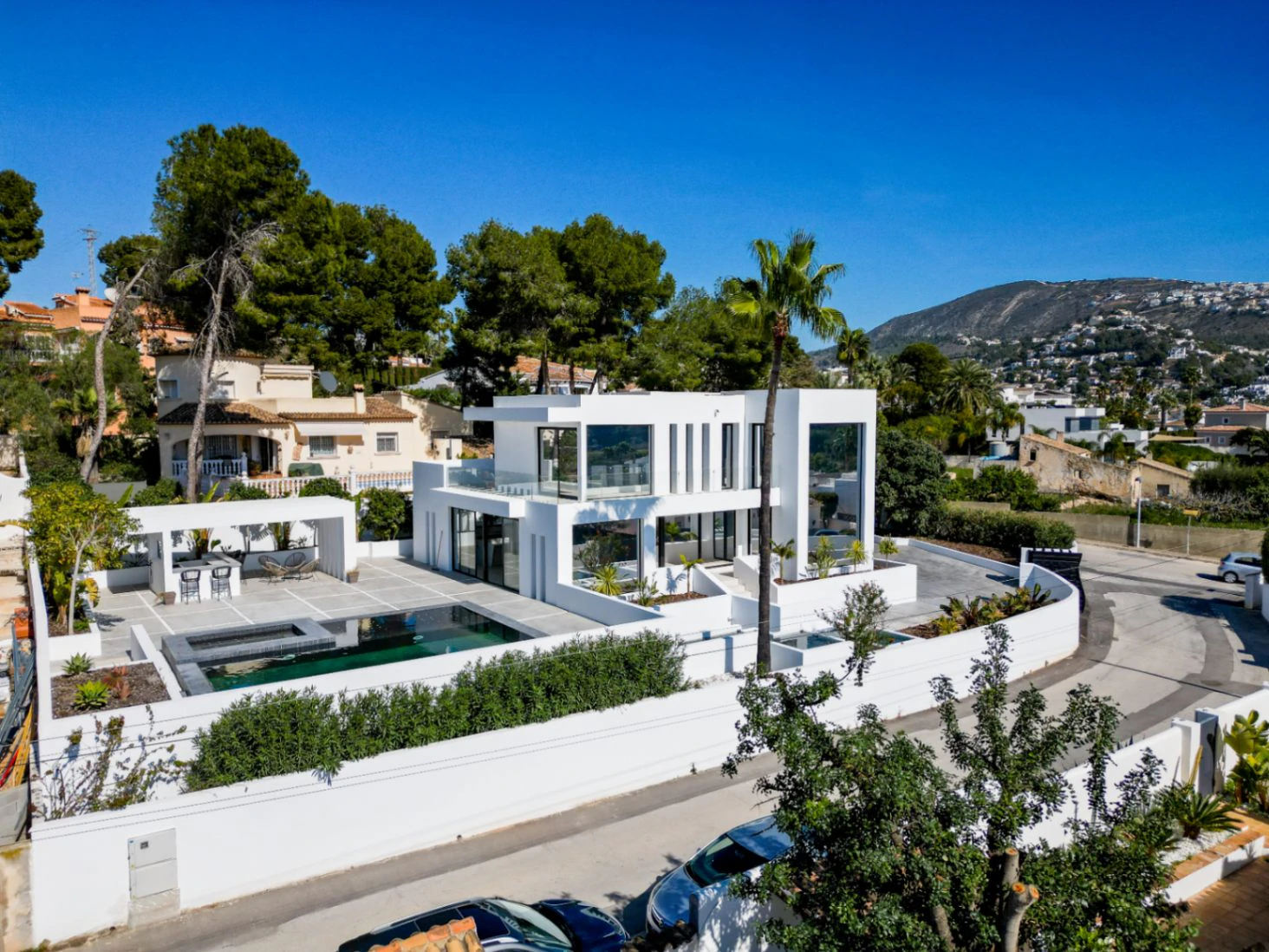 Exclusive Modern Villa in Prime Moraira Location – 5 Bedrooms, Pool  Jacuzzi