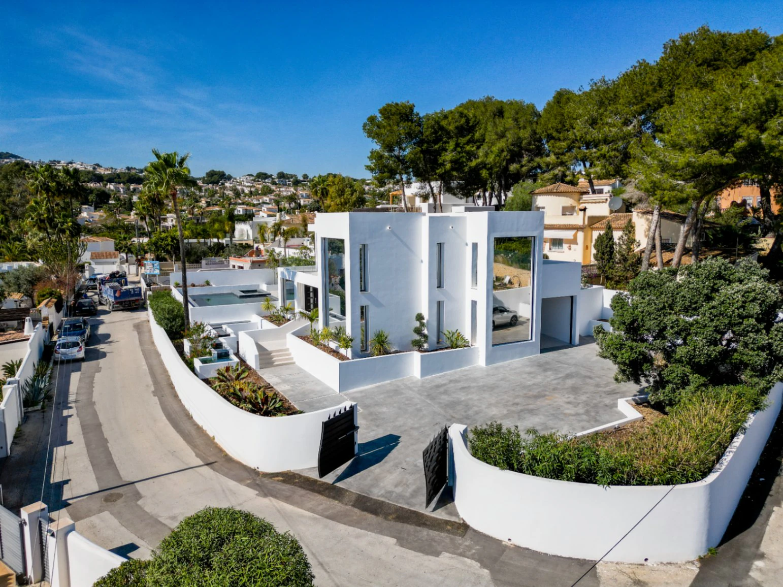 Exclusive Modern Villa in Prime Moraira Location – 5 Bedrooms, Pool  Jacuzzi