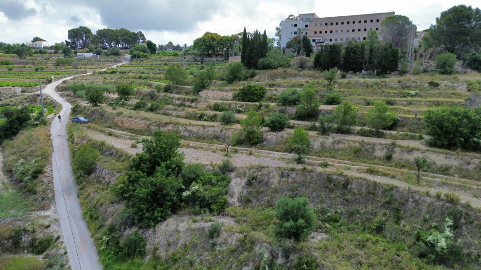 Rustic Building Plot with Approved License and Stunning Bernia Mountain Views in Benissa
