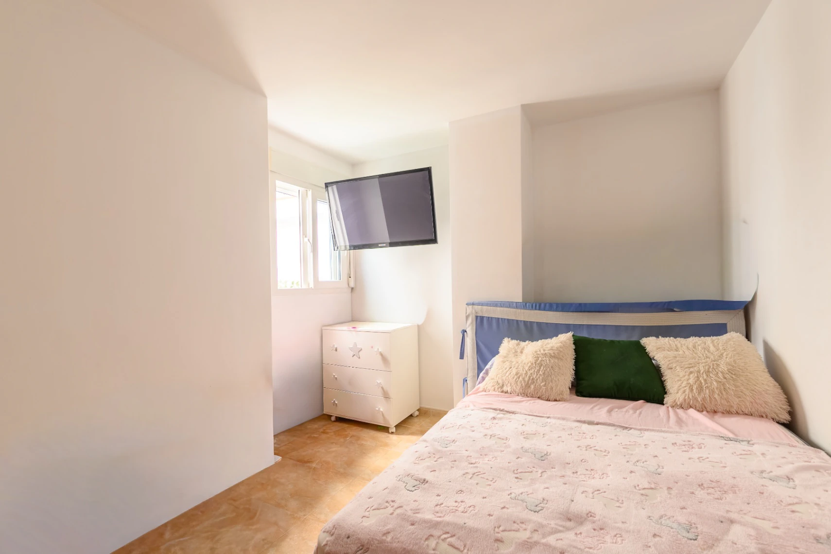 Amplio apartamento de 3 habitaciones con vistas al campo en el centro de Teulada