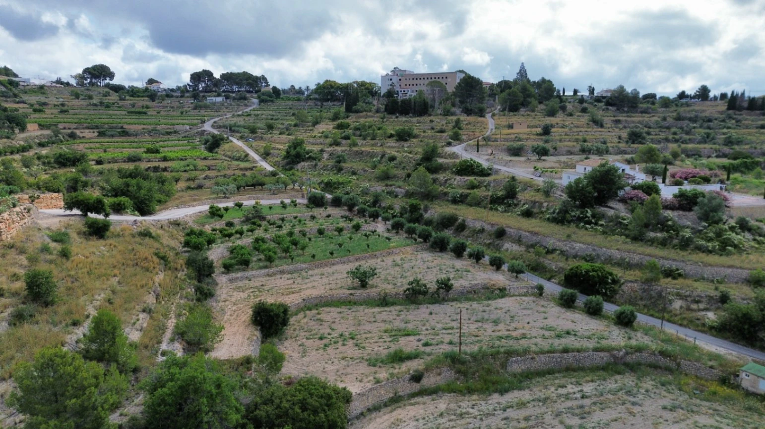 Rustic Building Plot with Approved License and Stunning Bernia Mountain Views in Benissa