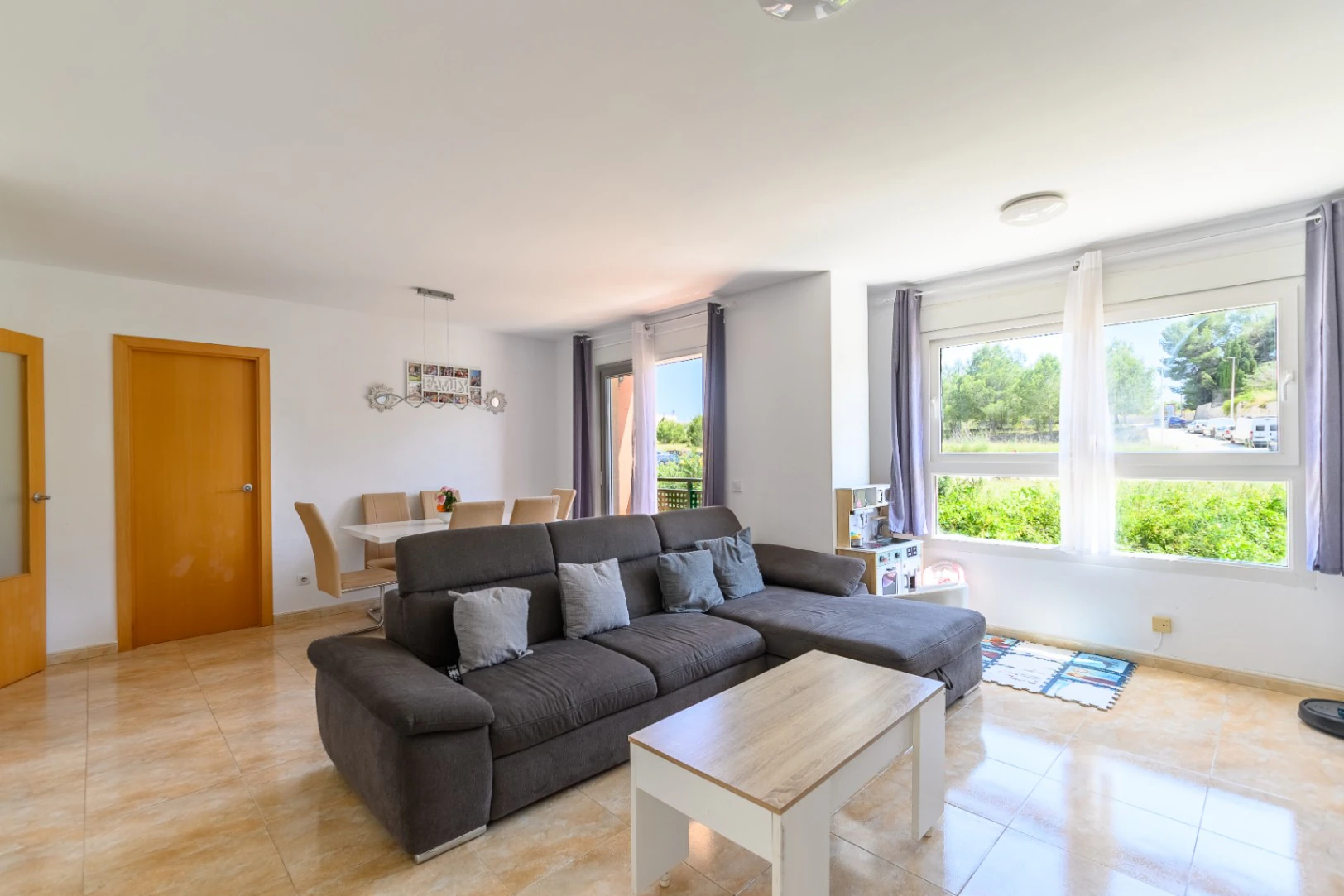Amplio apartamento de 3 habitaciones con vistas al campo en el centro de Teulada