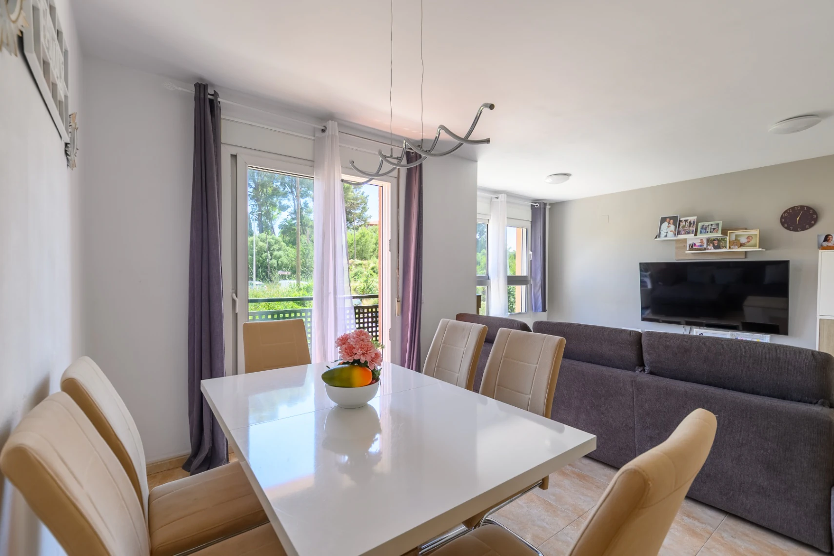 Amplio apartamento de 3 habitaciones con vistas al campo en el centro de Teulada