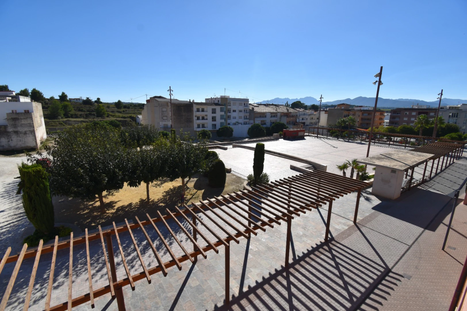 Amplio apartamento de 3 habitaciones con vistas al campo en el centro de Teulada