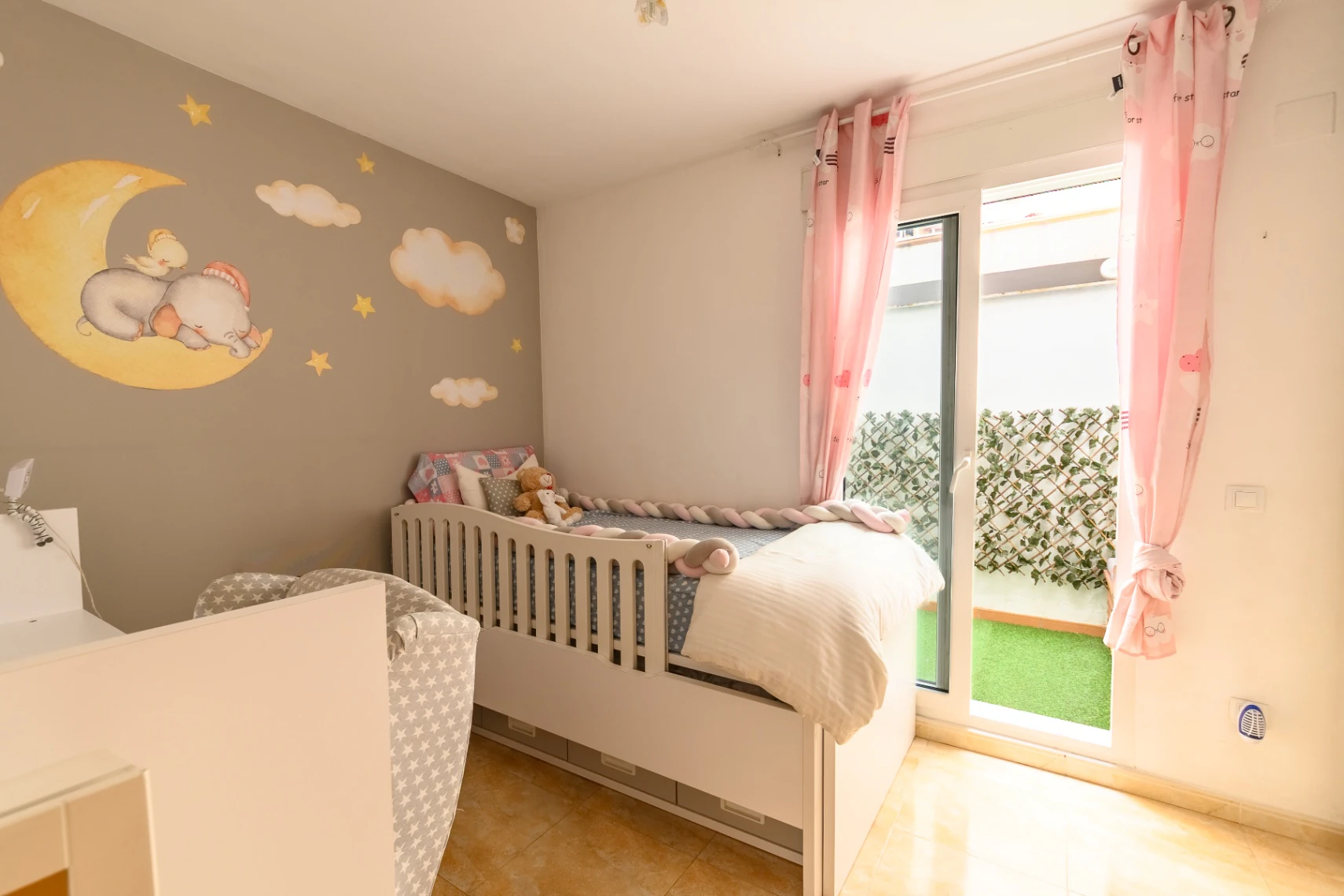 Amplio apartamento de 3 habitaciones con vistas al campo en el centro de Teulada