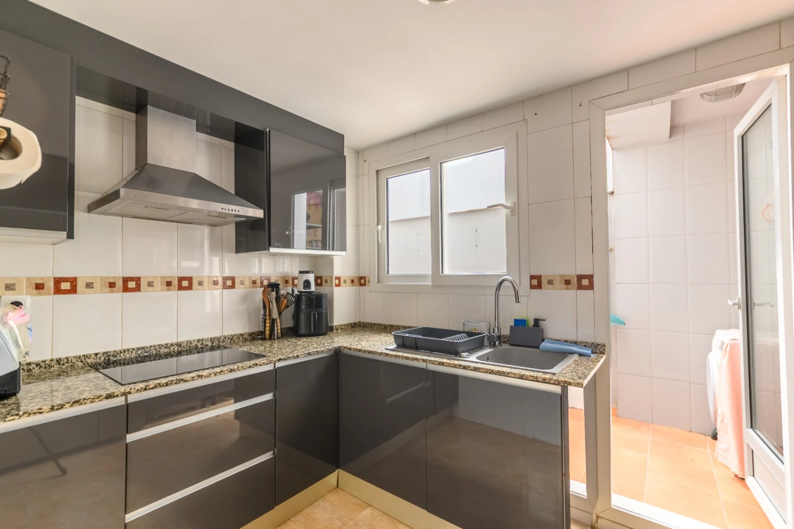 Amplio apartamento de 3 habitaciones con vistas al campo en el centro de Teulada