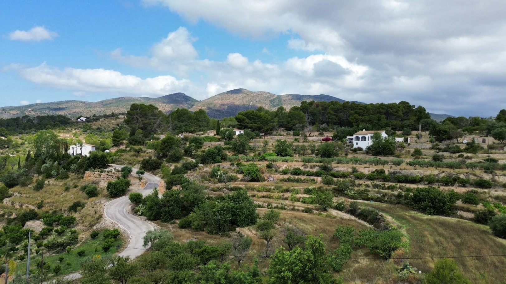 Rustic Building Plot with Approved License and Stunning Bernia Mountain Views in Benissa