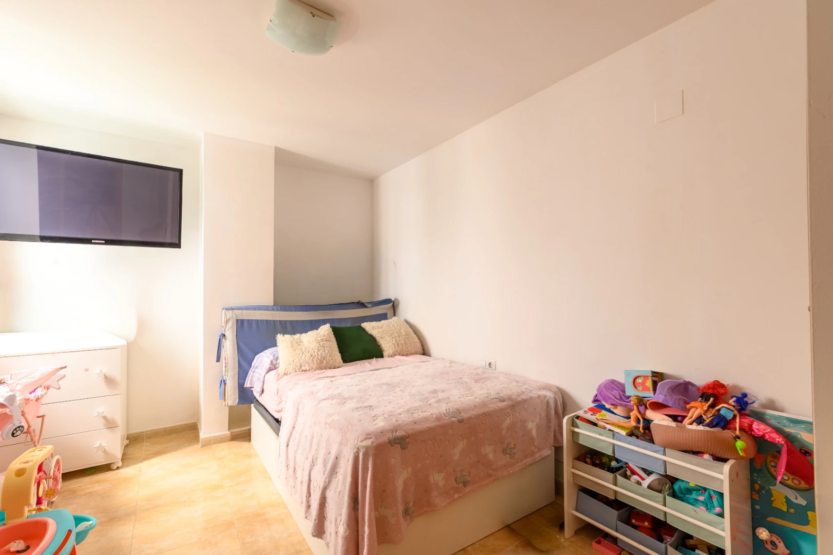 Amplio apartamento de 3 habitaciones con vistas al campo en el centro de Teulada
