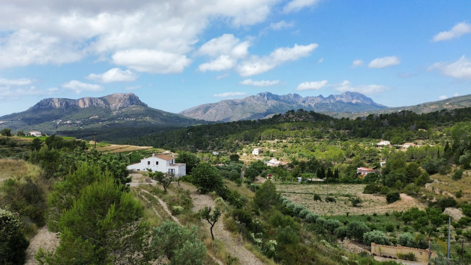 Rustic Building Plot with Approved License and Stunning Bernia Mountain Views in Benissa