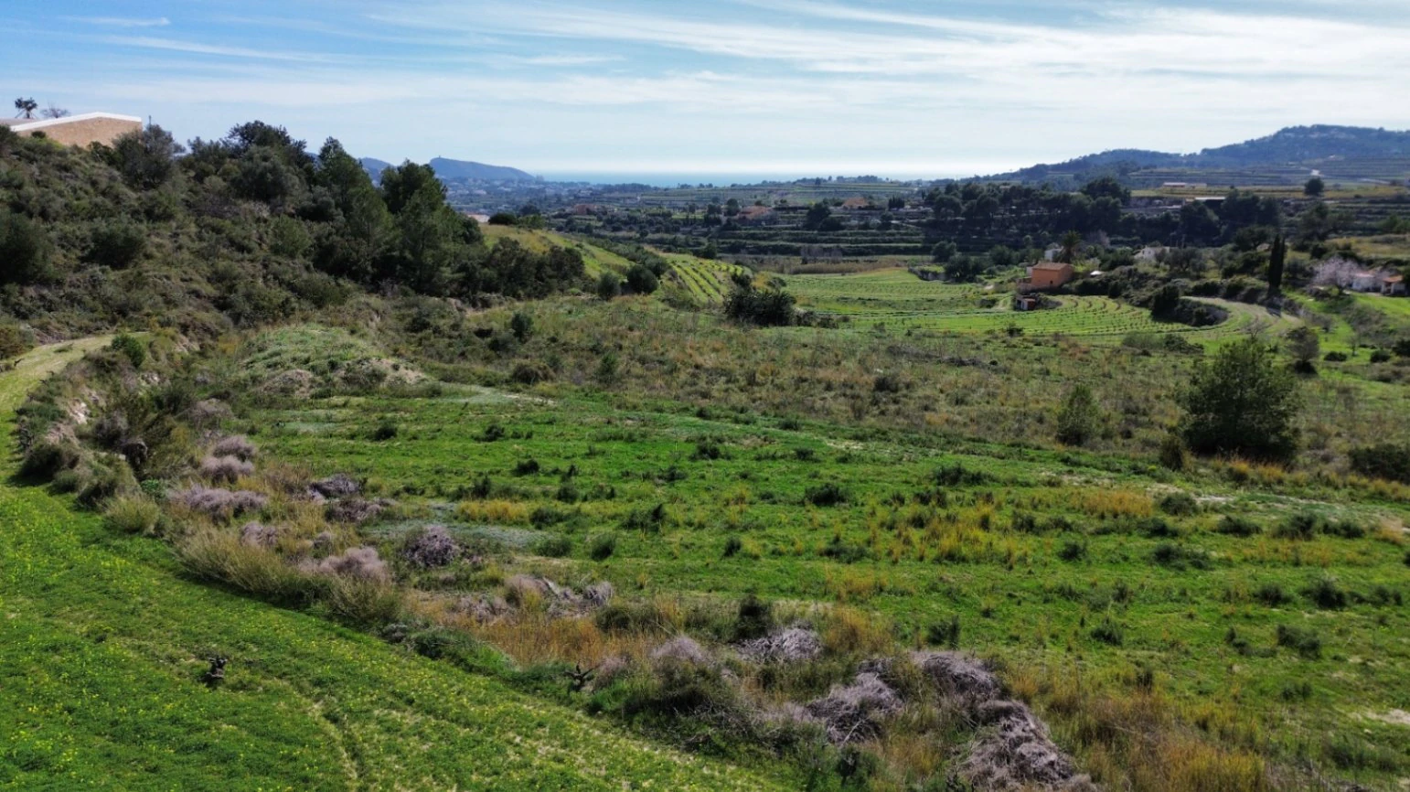 Rustikales Grundstück mit Meerblick zum Verkauf in Teulada-Moraira – 350 m² Baupotenzial