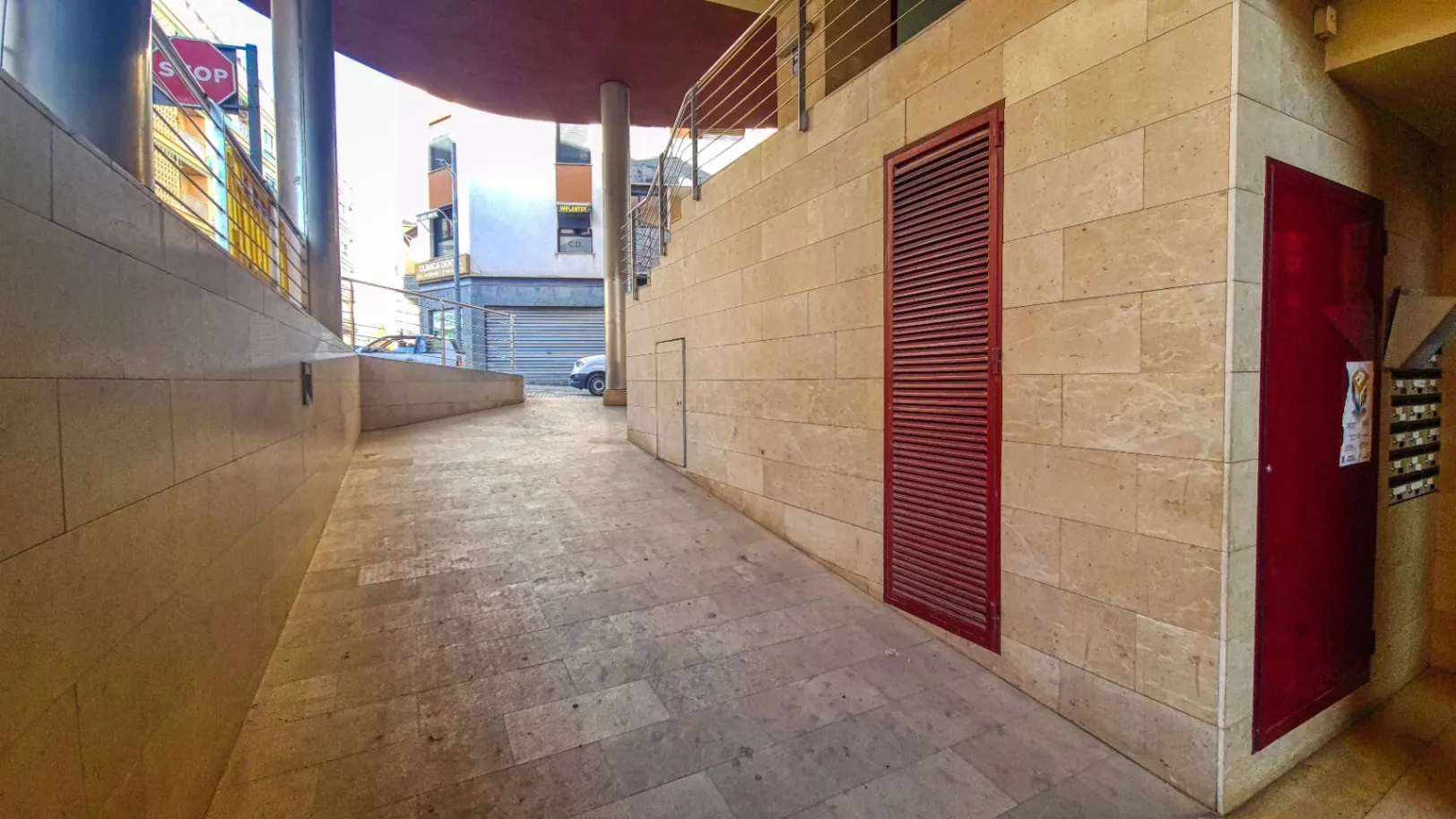 Alquiler amplio local comercial céntrico en Pego (Costa Blanca)