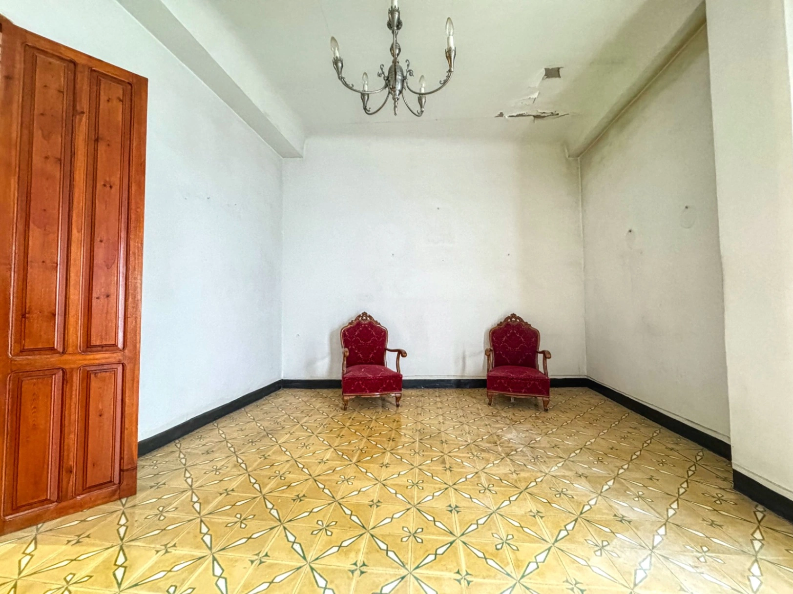 Casa para vivir o invertir en Pego, Alicante, con 4 habitaciones.