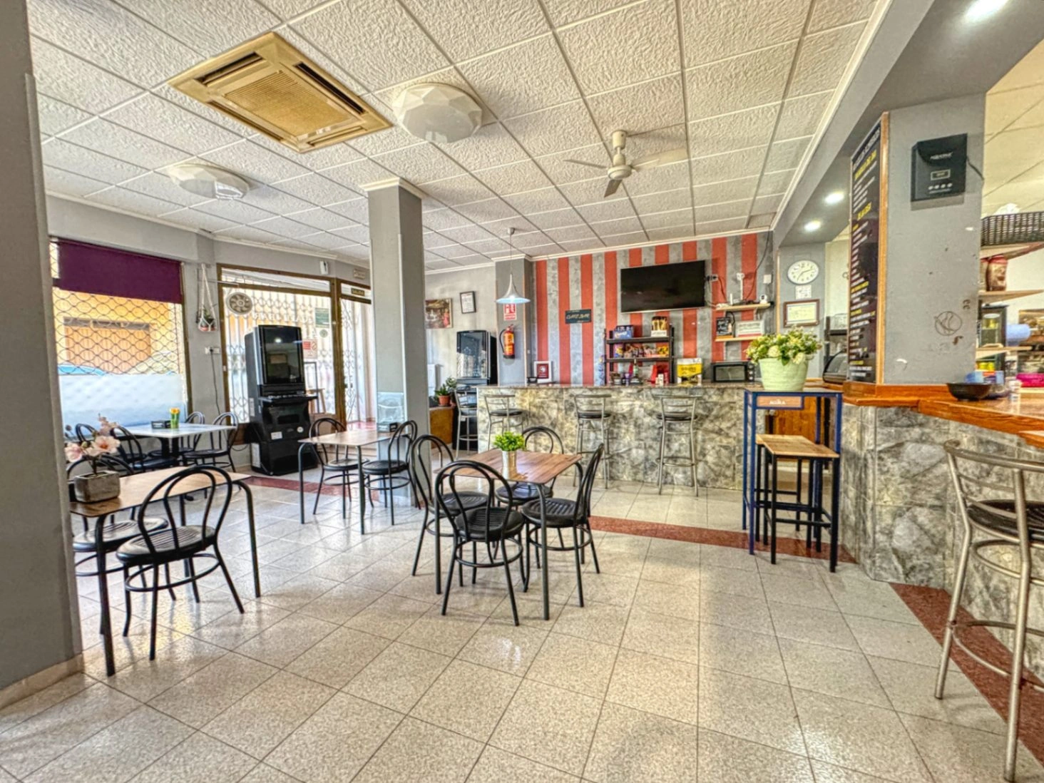Fully operational hospitality business in Pego, Alicante