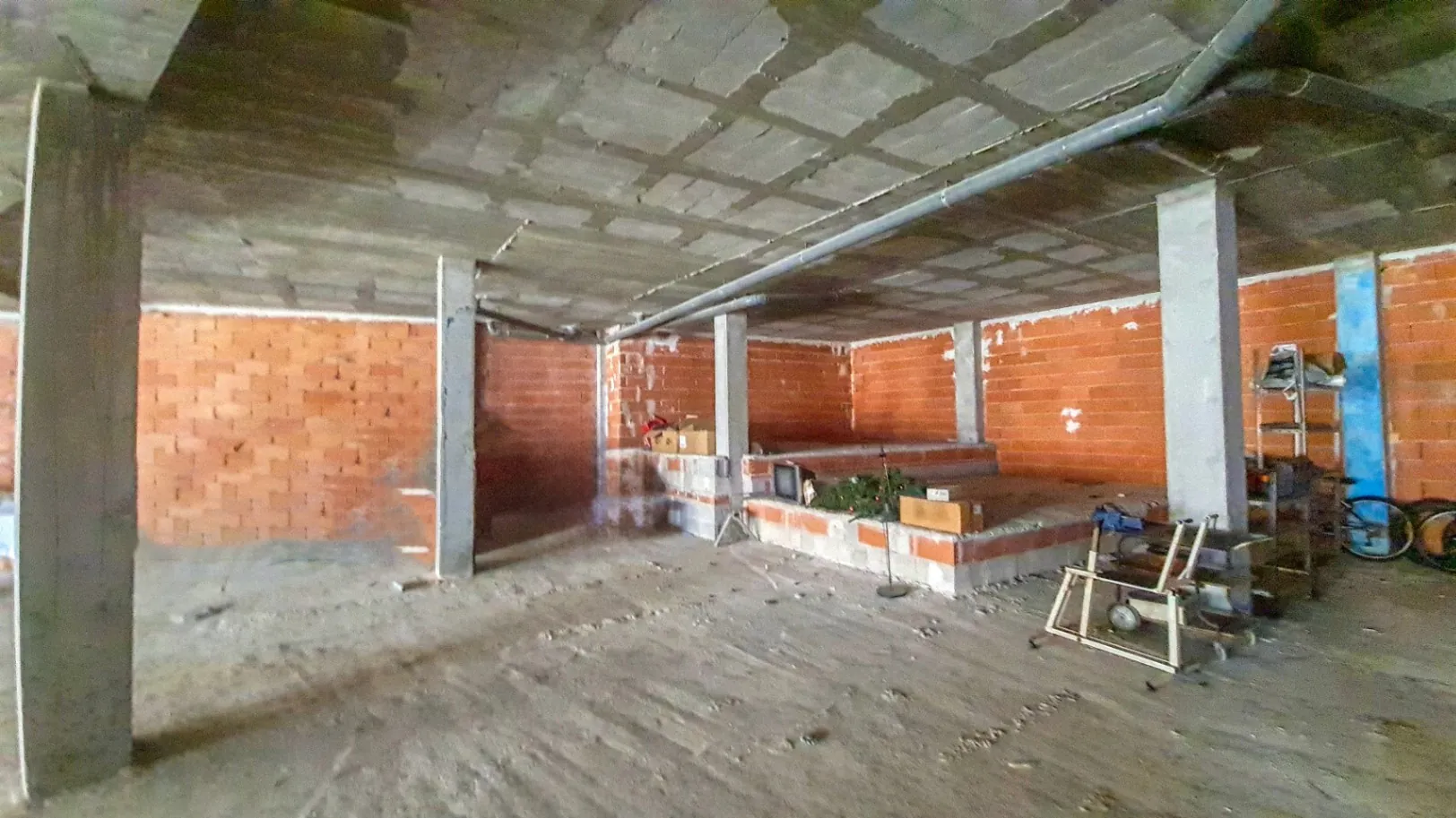 Alquiler amplio local comercial céntrico en Pego (Costa Blanca)
