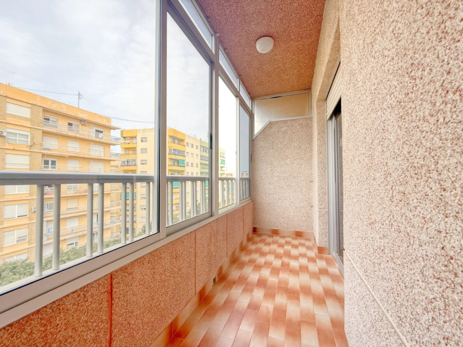 Piso con ascensor y vistas en Oliva - Costa Blanca