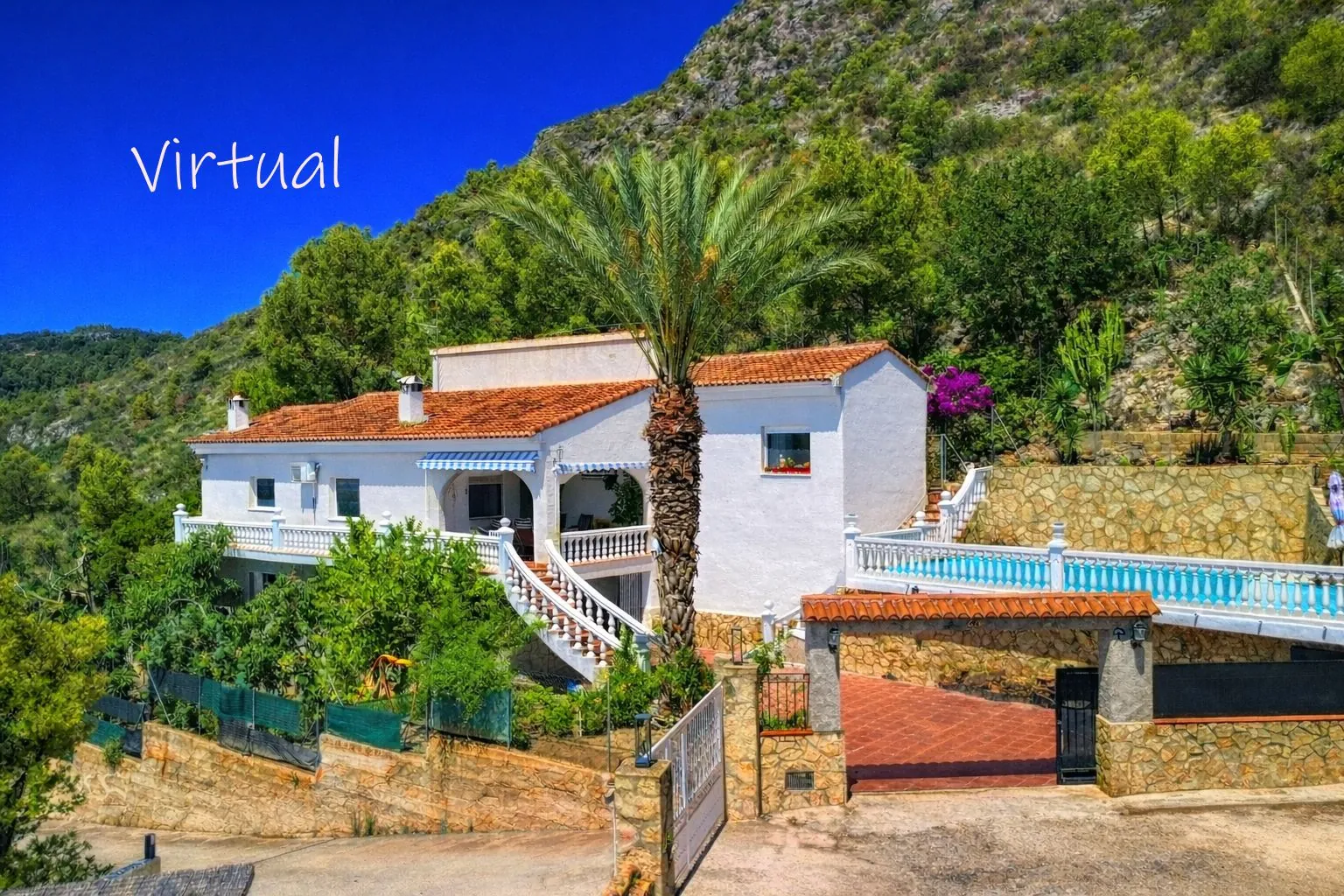 Chalet en venta de 5 dormitorios en Pego, Alicante.
