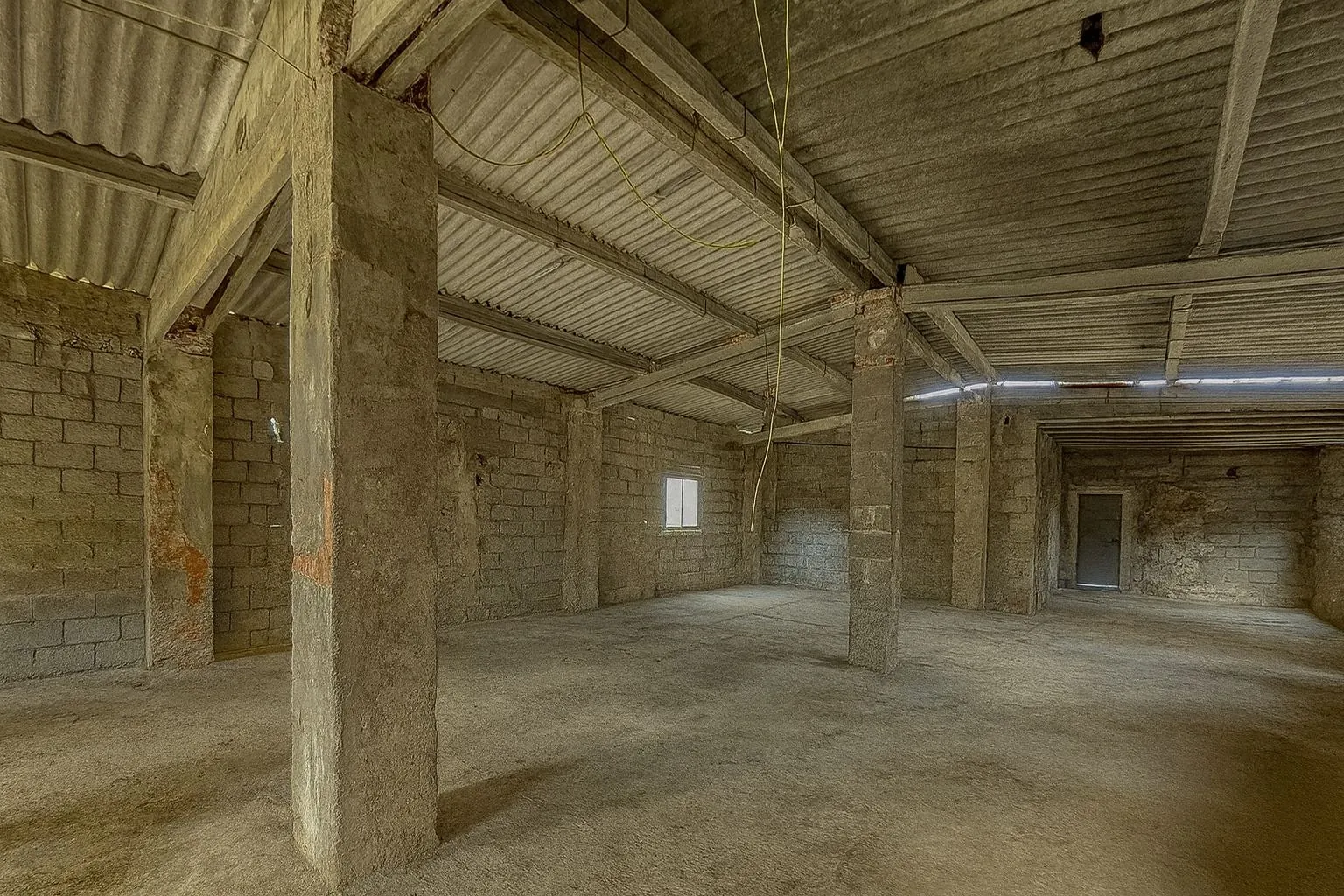Nave comercial con posibilidad de vivienda en venta en Beniali, Vall de Gallinera.