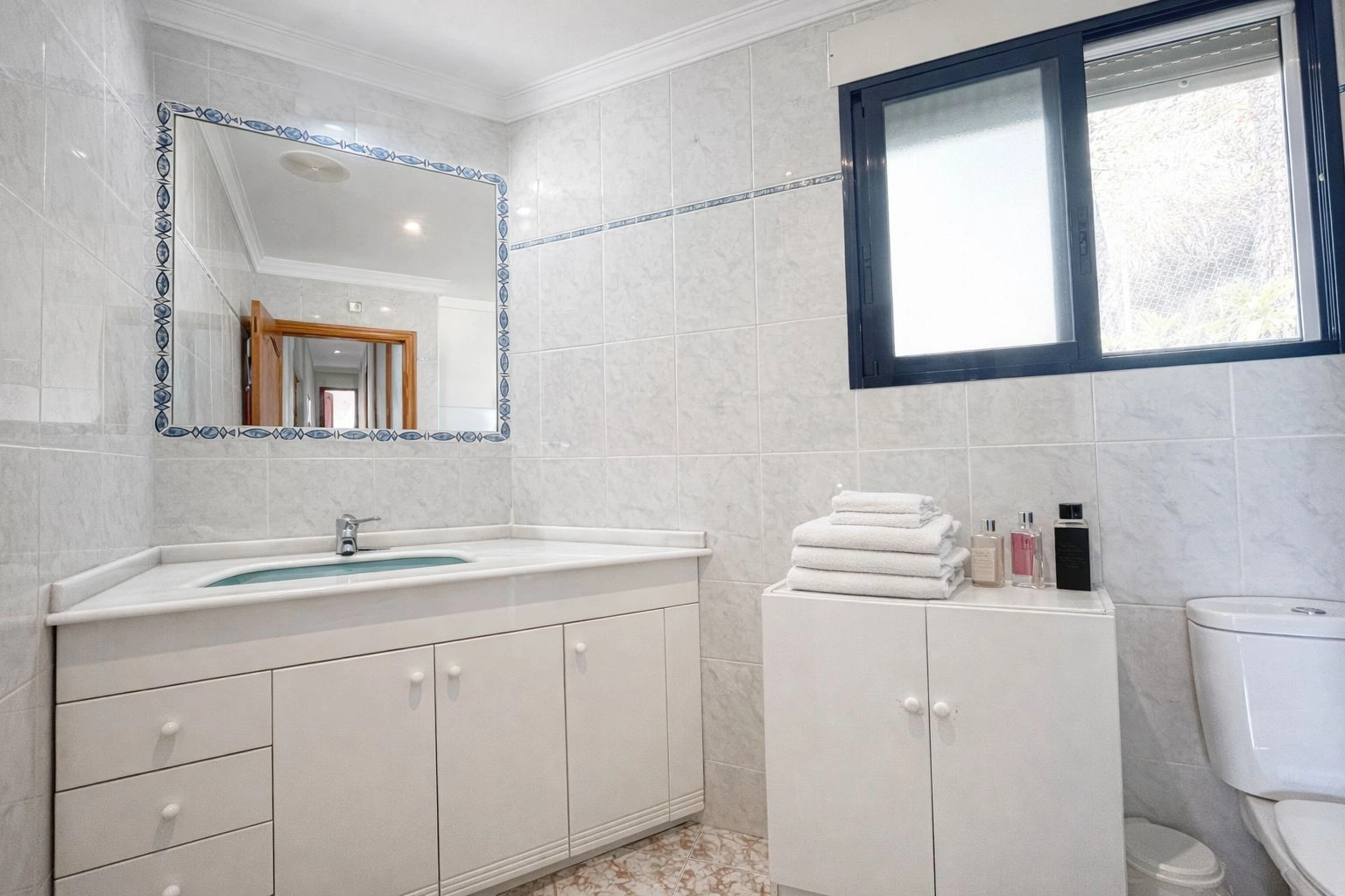 Chalet en venta de 5 dormitorios en Pego, Alicante.