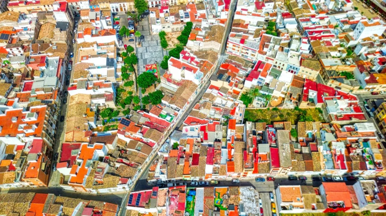 Vivir solo, cómodo y en en el centro de Pego es posible con este piso