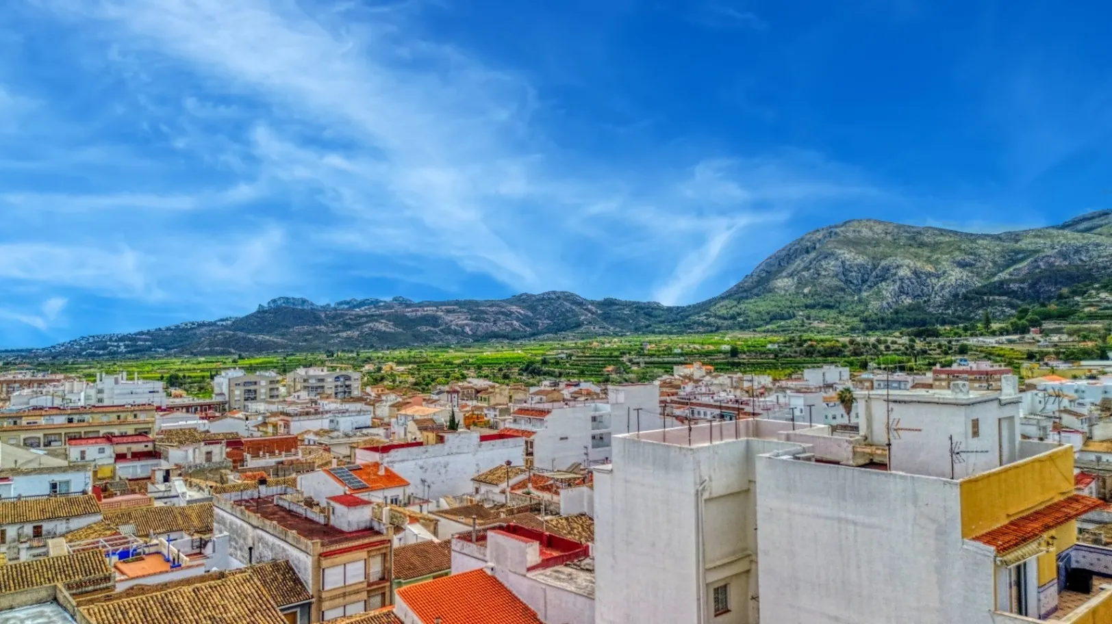 Cuarto piso sin ascensor de 178 m2 en el centro de Pego (Alicante)