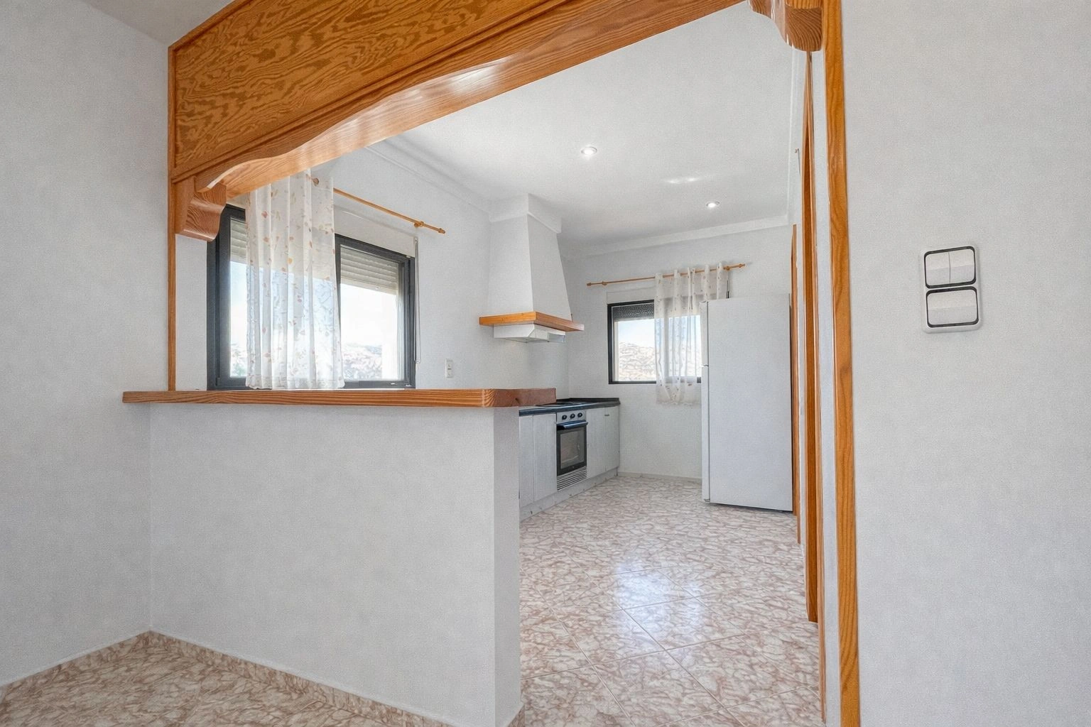Chalet en venta de 5 dormitorios en Pego, Alicante.