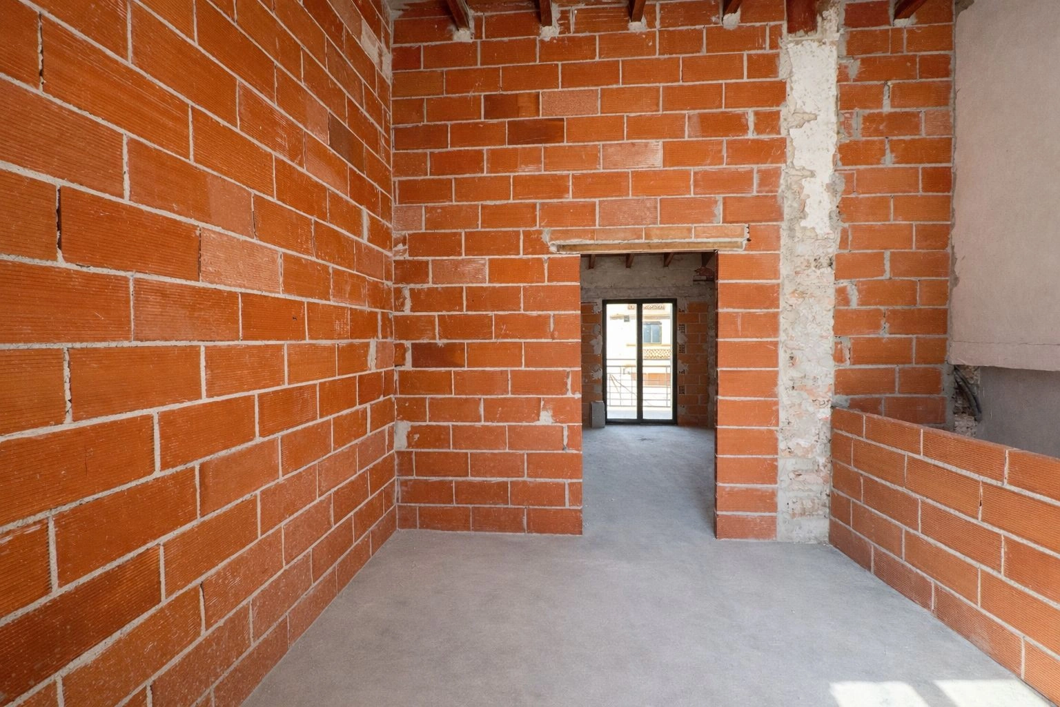 Oportunidad de inversión: casa para terminar con margen real superior al 15% en Pego