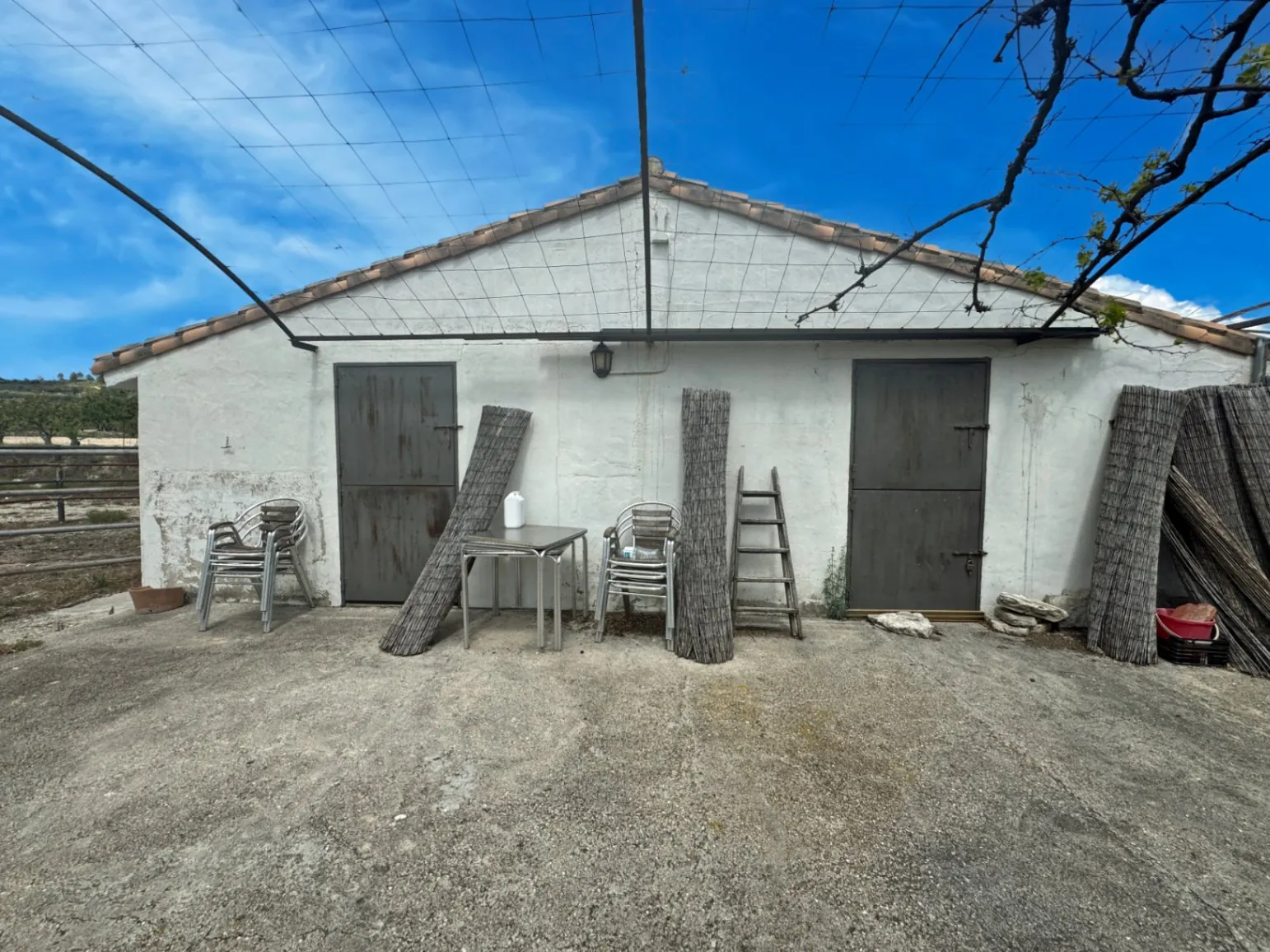 Country house for sale in Vall d'Alcalá (Alicante) and a plot of 12,000 m².