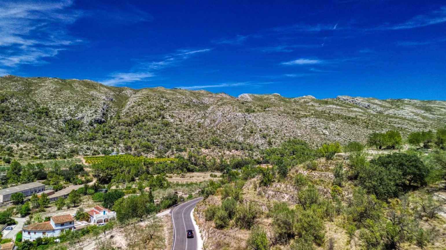 Nave comercial con posibilidad de vivienda en venta en Beniali, Vall de Gallinera.